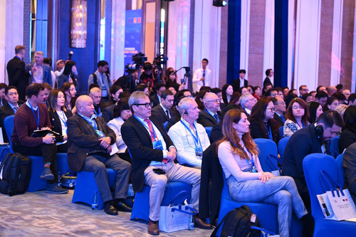 МОНГОЛЫН БИЗНЕСИЙГ ИЛҮҮ ТОГТВОРТОЙ ӨСӨЛТИЙН ЗАМ РУУ ХӨТӨЛНӨ